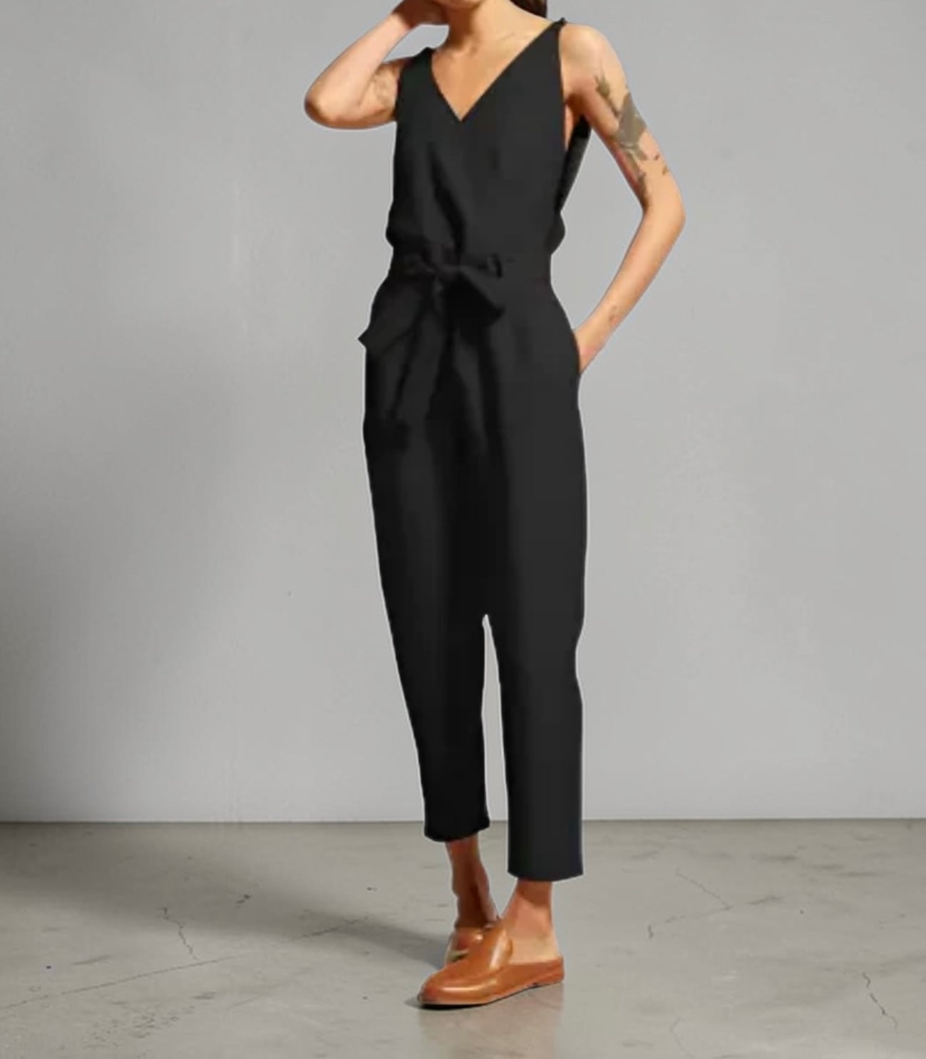BRIDGET V-Neck Sleeveless Jumpsuit
