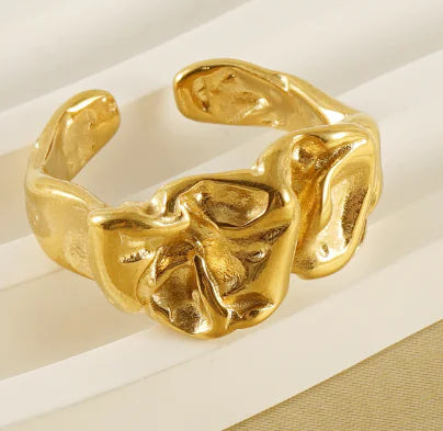 Adjustable Crumpled Look Women's Ring
